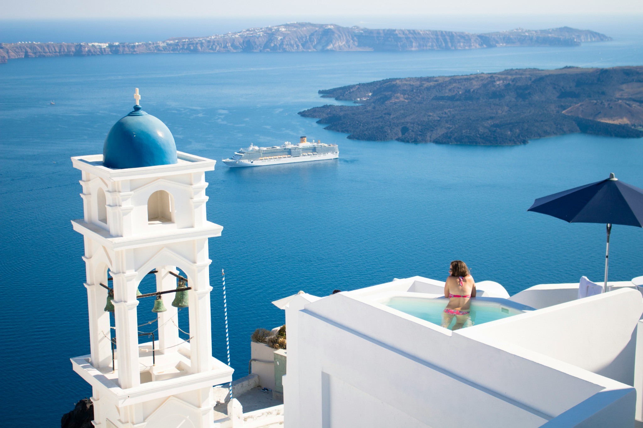 Luxury travel experience in Santorini